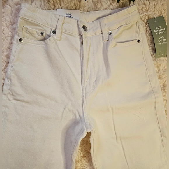 H&M Loose Fit Ultra High Waist Mom Jeans - Picture 3 of 9